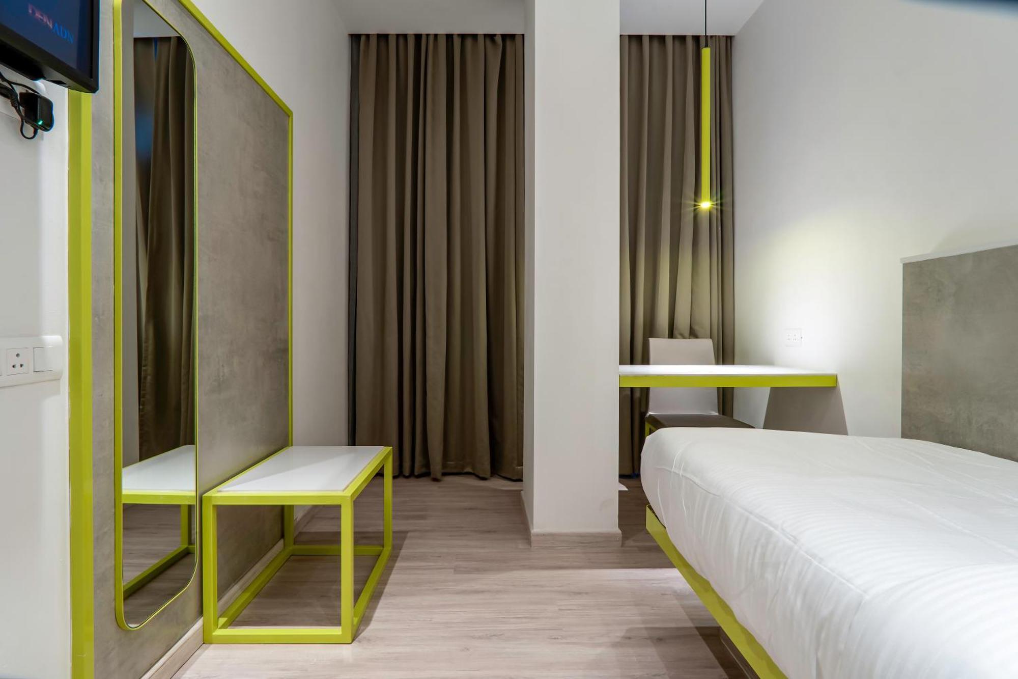 Hotel Le Roi Express Karol Bagh デリー エクステリア 写真