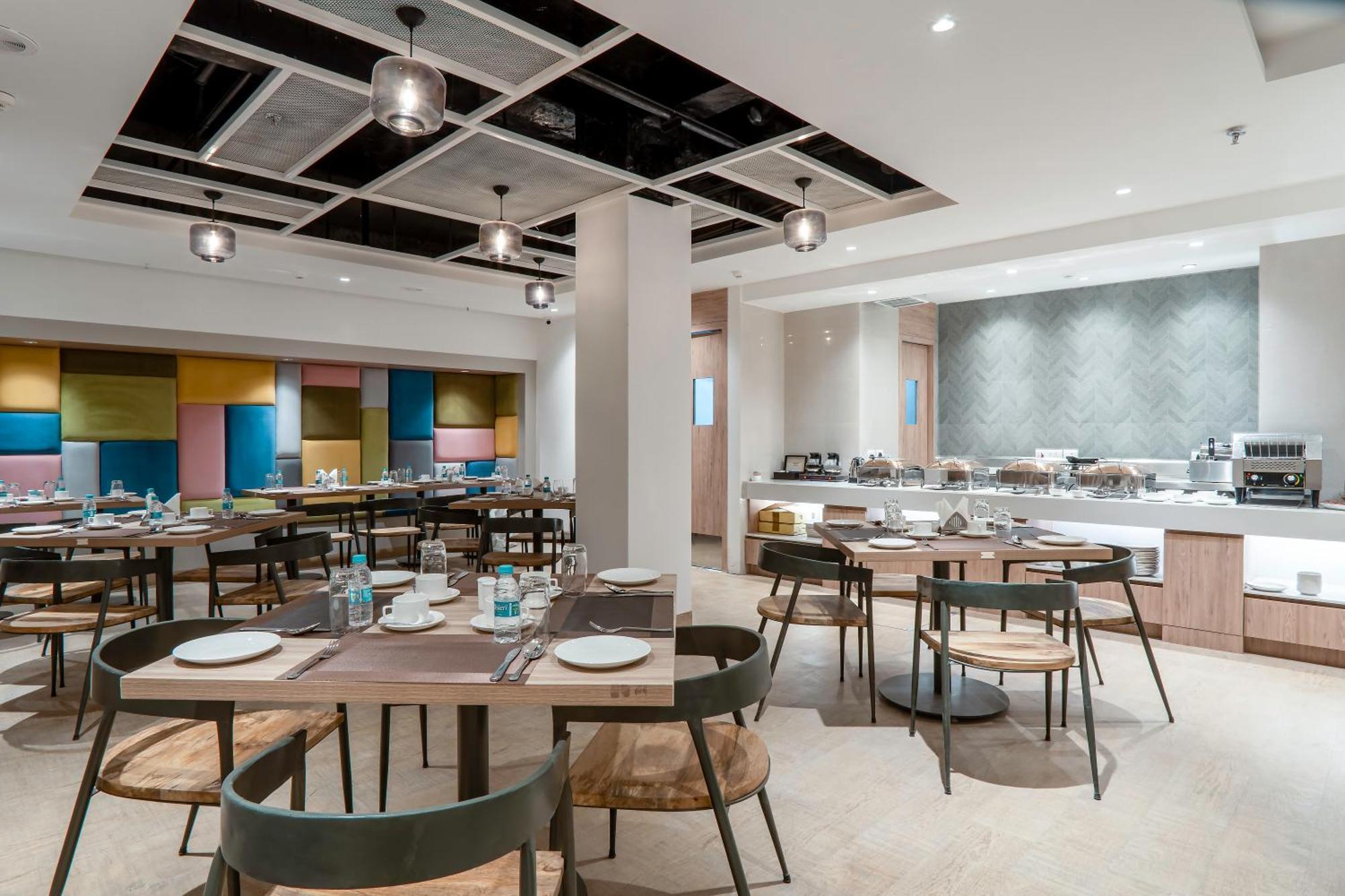 Hotel Le Roi Express Karol Bagh デリー エクステリア 写真