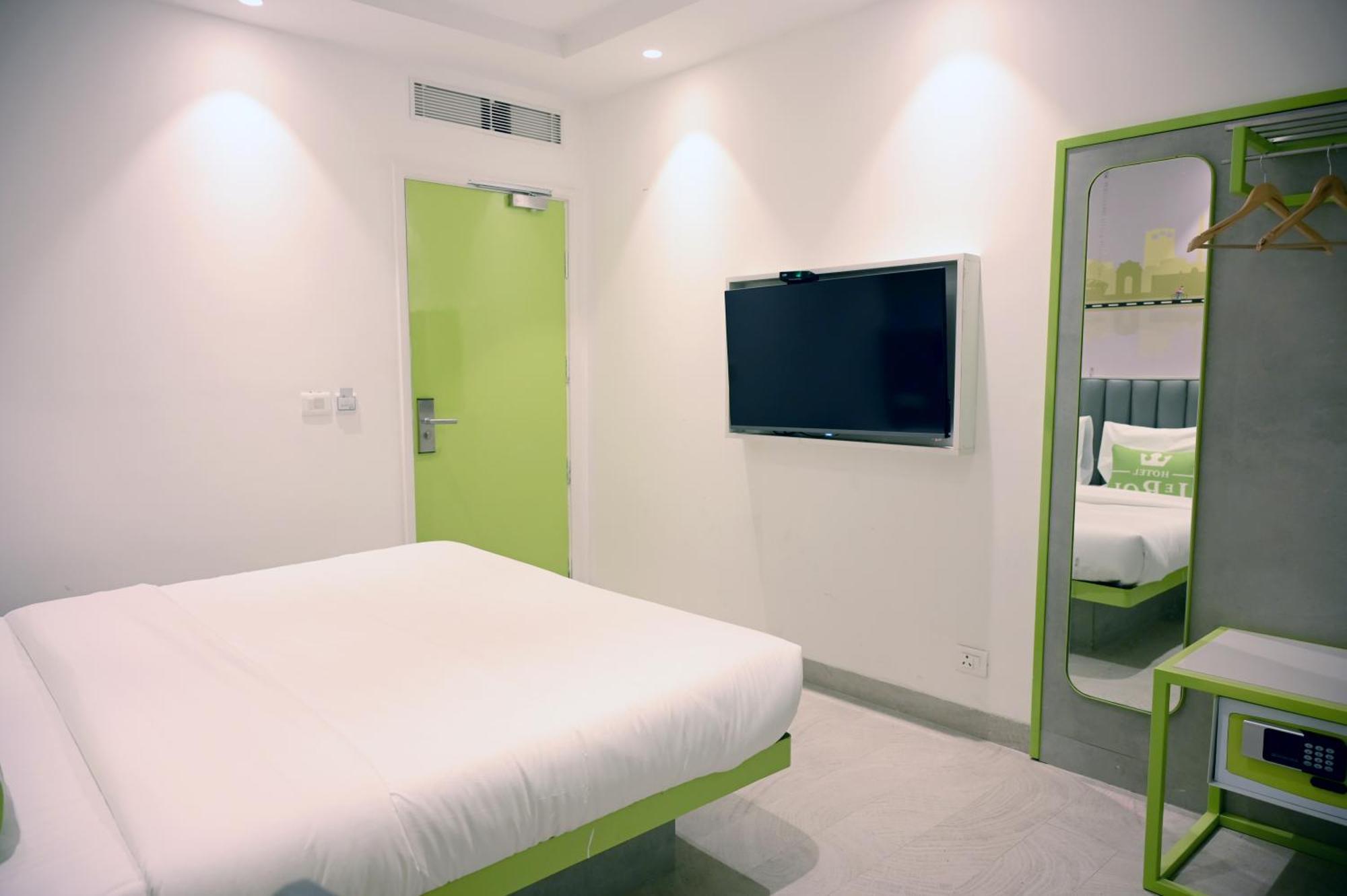 Hotel Le Roi Express Karol Bagh デリー エクステリア 写真