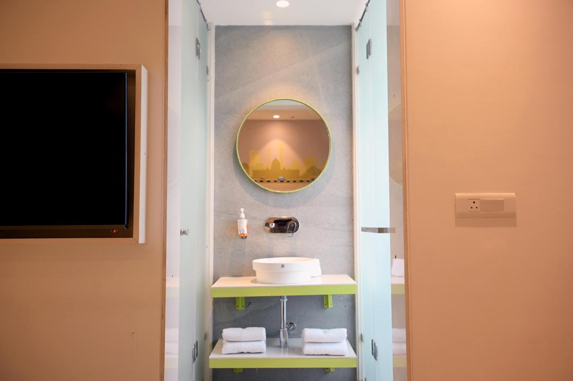 Hotel Le Roi Express Karol Bagh デリー エクステリア 写真