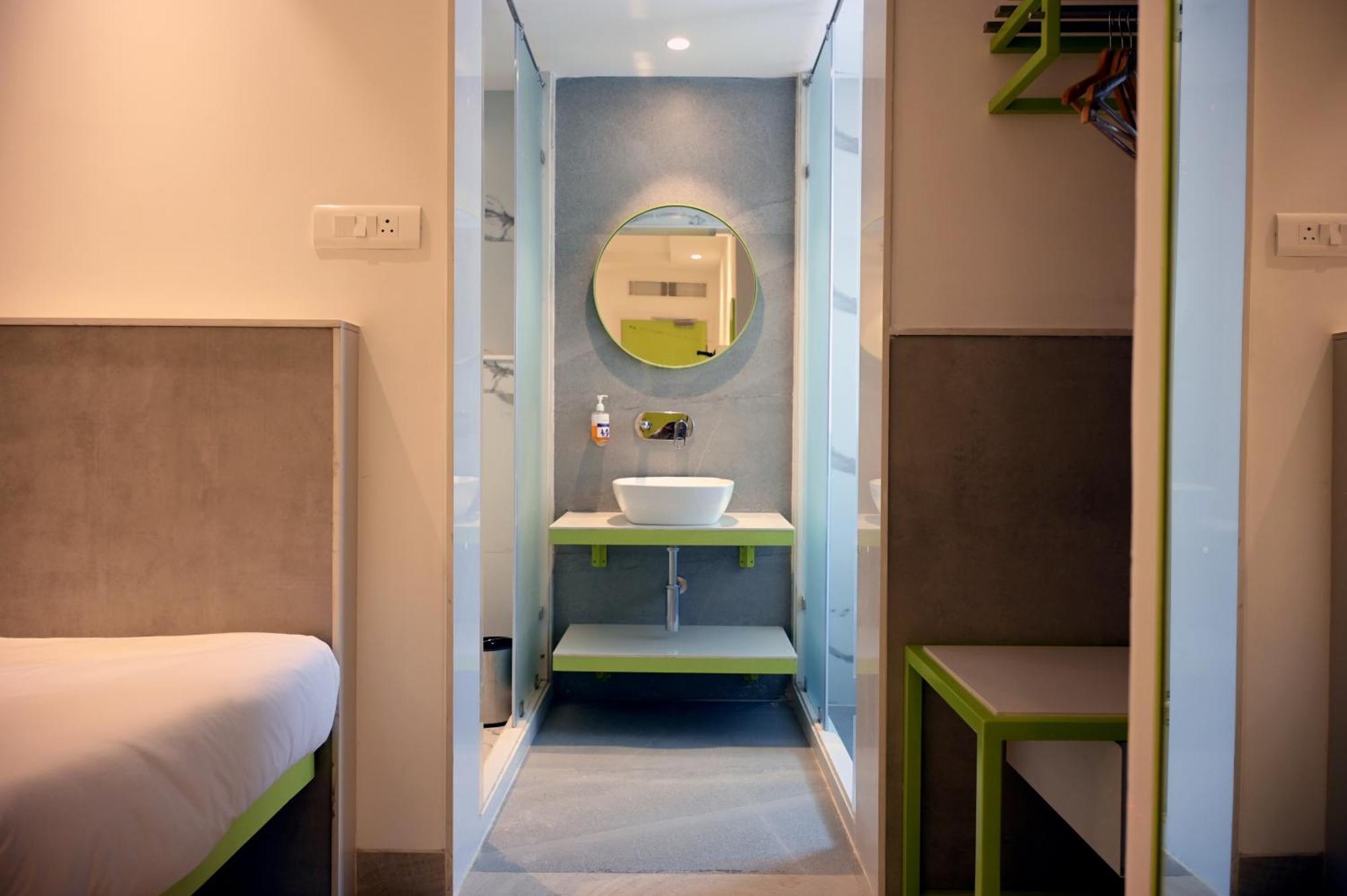 Hotel Le Roi Express Karol Bagh デリー エクステリア 写真