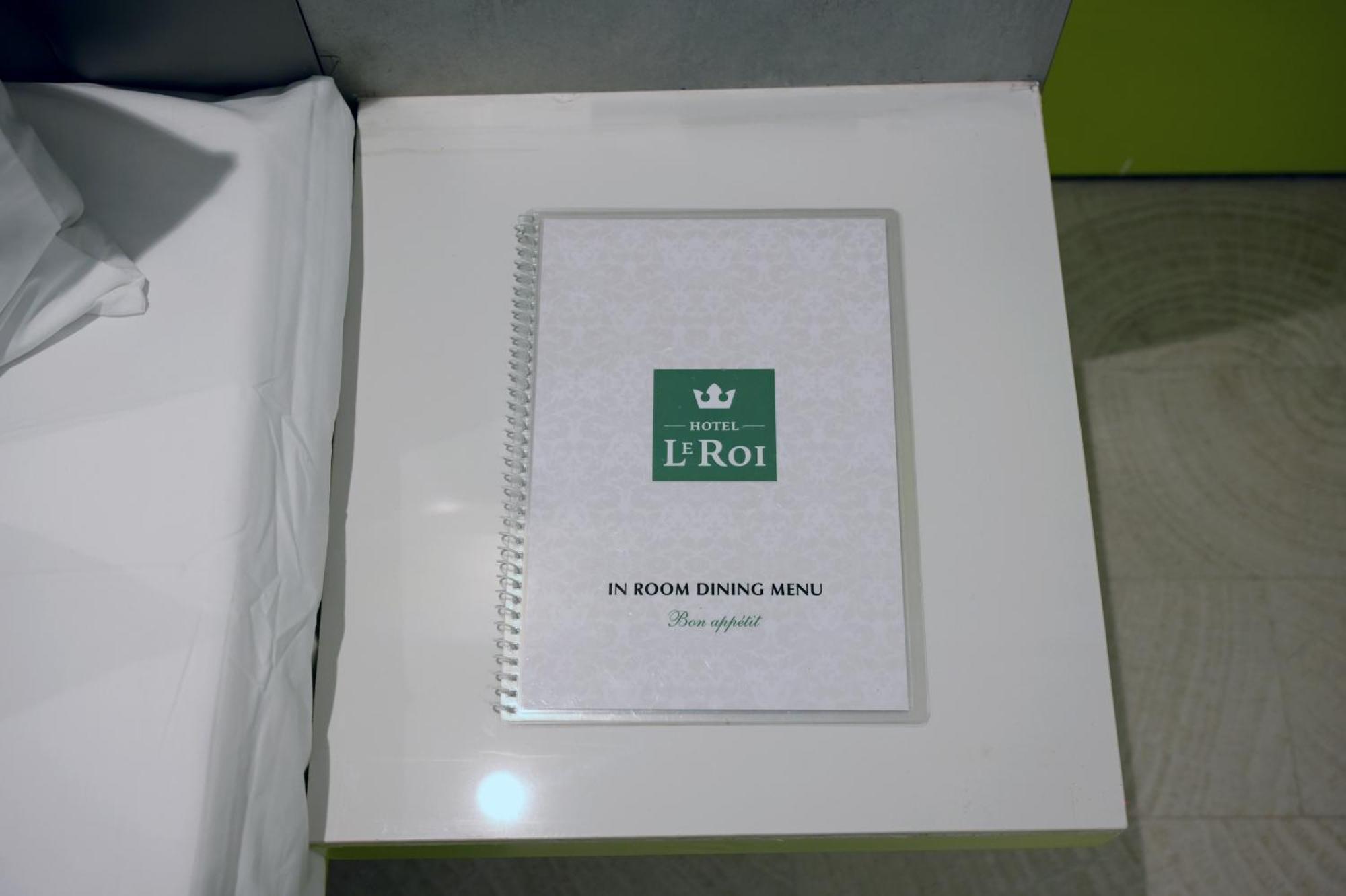 Hotel Le Roi Express Karol Bagh デリー エクステリア 写真